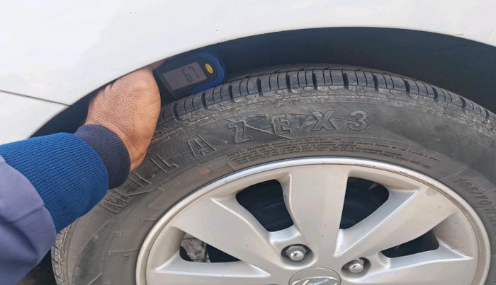 2015 Hyundai Xcent SX 1.2, Petrol, Manual, 33,440 km, tyre