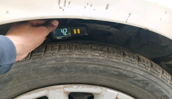 2011 Hyundai i20 MAGNA 1.2, Petrol, Manual, 1,07,819 km, tyre