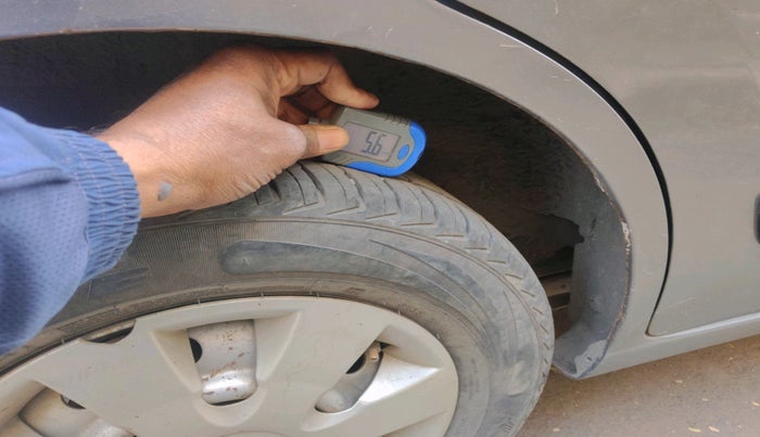 2013 Maruti Wagon R 1.0 LXI CNG, Petrol, Manual, 68,334 km, tyre