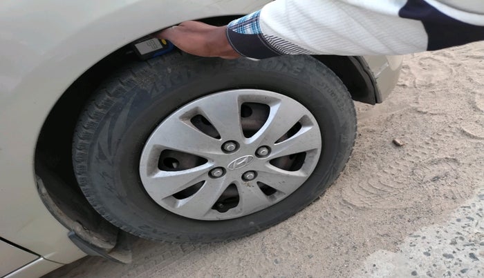 2012 Hyundai i10 MAGNA 1.1, Petrol, Manual, 1,15,077 km, tyre