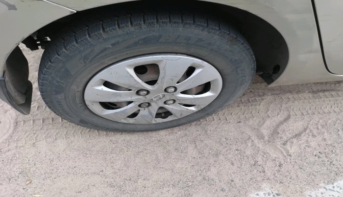 2012 Hyundai i10 MAGNA 1.1, Petrol, Manual, 1,15,077 km, tyre