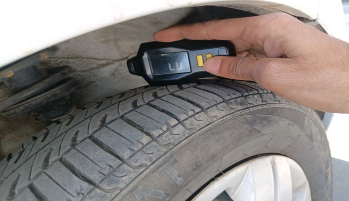 2016 Maruti Alto 800 VXI, Petrol, Manual, 29,953 km, tyre