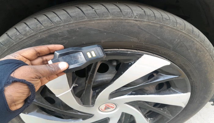 2015 Honda Jazz 1.5L I-DTEC SV, Diesel, Manual, 1,15,504 km, tyre