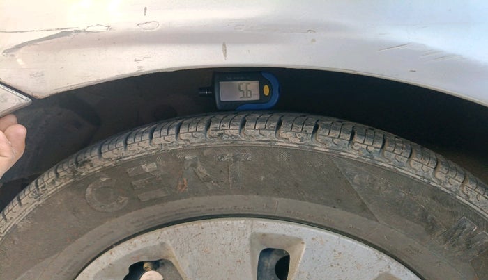 2011 Hyundai i10 MAGNA 1.2, Petrol, Manual, 1,30,034 km, tyre