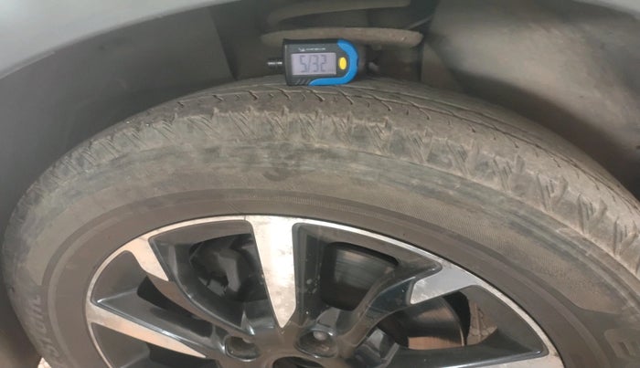 2019 Mahindra XUV500 W11, Diesel, Manual, 30,081 km, tyre