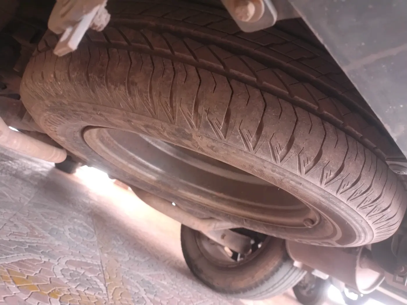 2019 Mahindra XUV500 W11, Diesel, Manual, 30,200 km, tyre