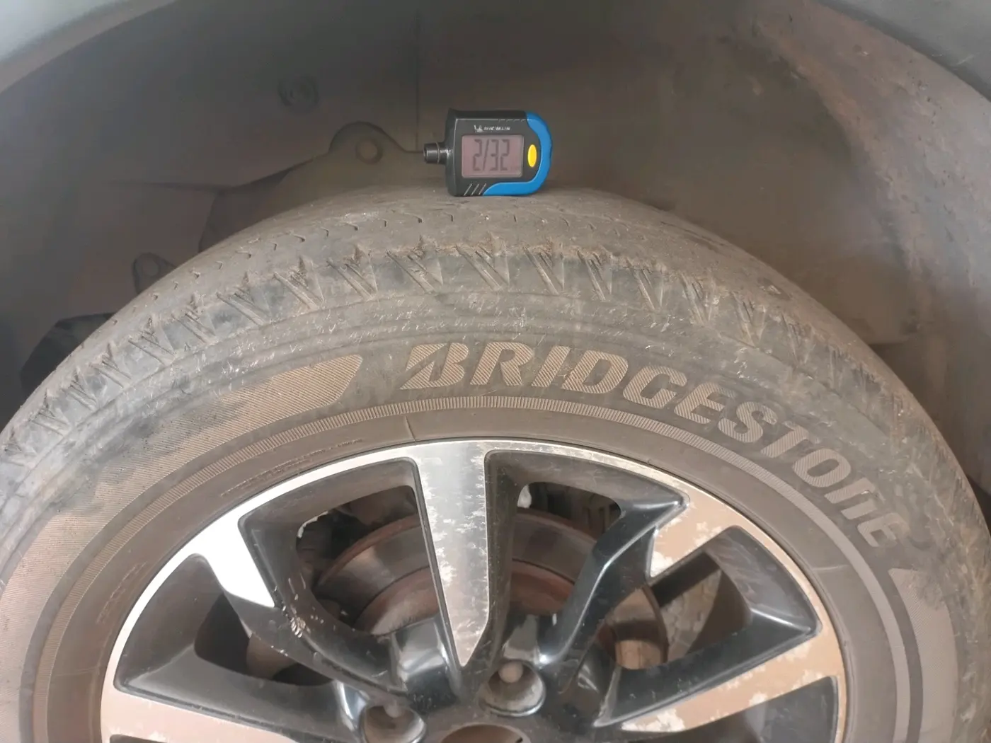 2019 Mahindra XUV500 W11, Diesel, Manual, 30,200 km, tyre
