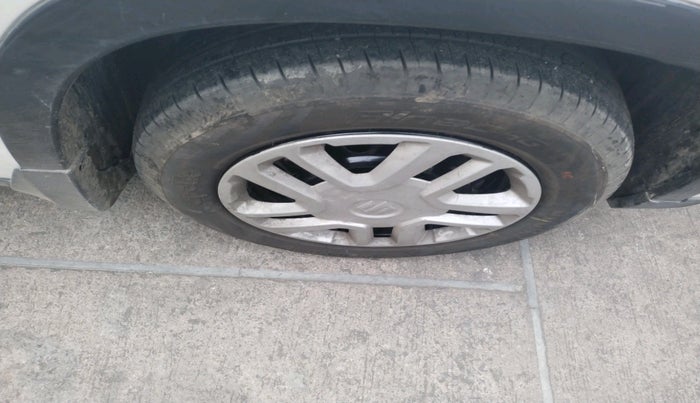 2021 Maruti Vitara Brezza LXI, Petrol, Manual, 56,679 km, tyre