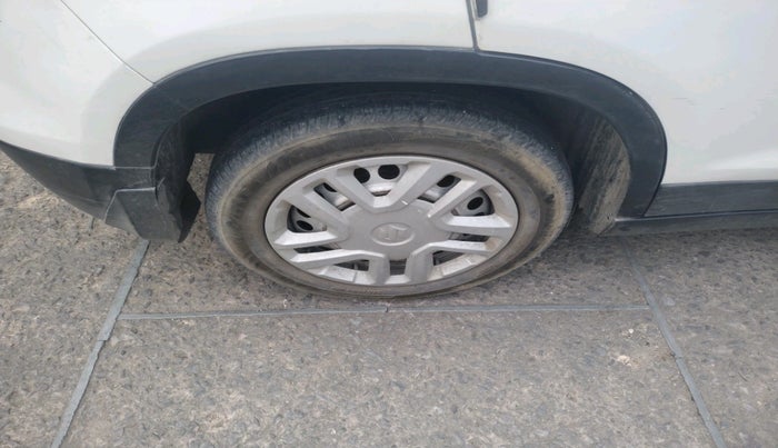 2021 Maruti Vitara Brezza LXI, Petrol, Manual, 56,679 km, tyre