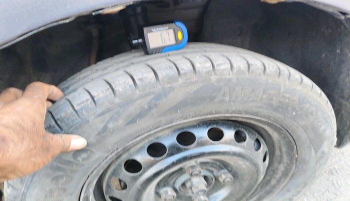 2017 Datsun Go T, Petrol, Manual, 62,517 km, tyre