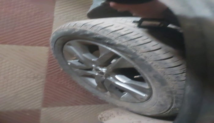 2023 KIA SELTOS HTX PETROL 1.5, Petrol, Manual, 26,692 km, tyre