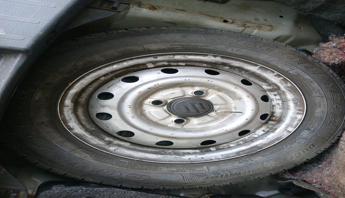 2011 Maruti Wagon R 1.0 LXI, Petrol, Manual, 55,241 km, tyre