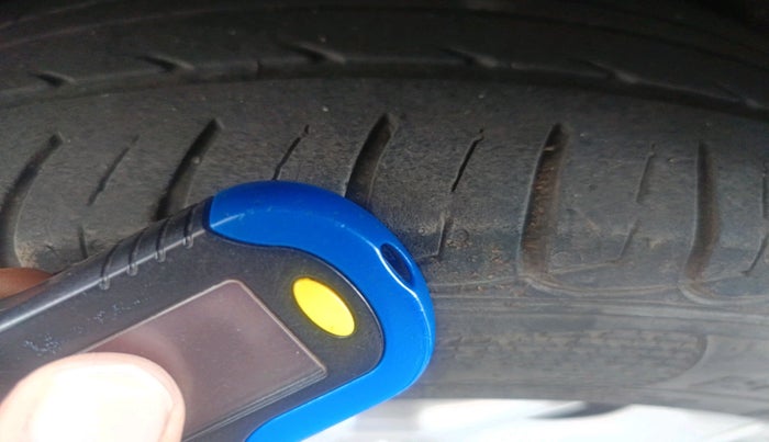 2014 Ford Ecosport TITANIUM 1.5L DIESEL, Diesel, Manual, 1,12,726 km, tyre