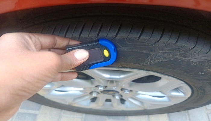 2014 Ford Ecosport TITANIUM 1.5L DIESEL, Diesel, Manual, 1,12,726 km, tyre