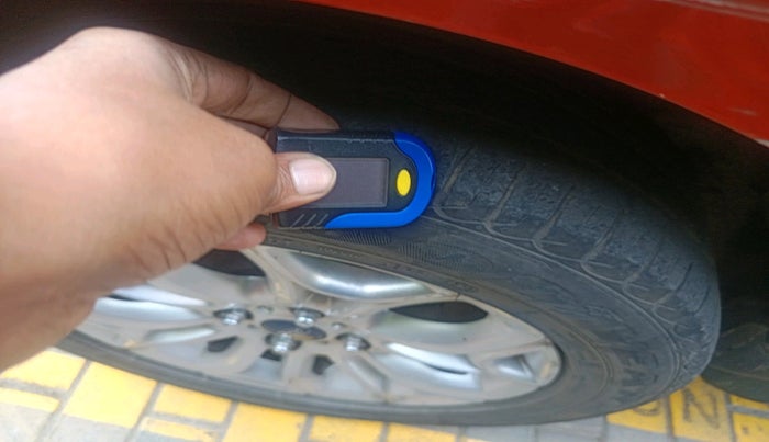 2014 Ford Ecosport TITANIUM 1.5L DIESEL, Diesel, Manual, 1,12,726 km, tyre