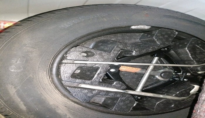 2022 Tata PUNCH CREATIVE AMT 1.2 RTN DUAL TONE, Petrol, Automatic, 65,043 km, tyre