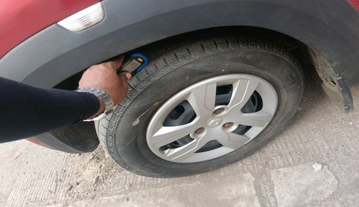 2017 Renault Kwid RXT 1.0, Petrol, Manual, 45,298 km, tyre