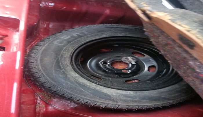 2017 Renault Kwid RXT 1.0, Petrol, Manual, 45,298 km, tyre