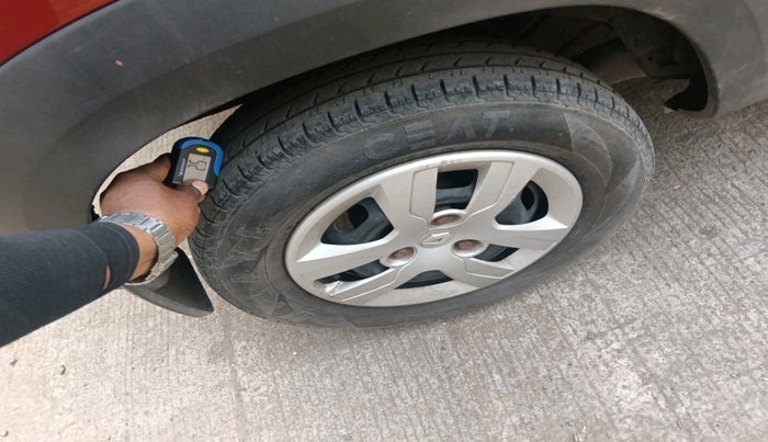 2017 Renault Kwid RXT 1.0, Petrol, Manual, 45,298 km, tyre