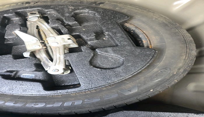 2017 Maruti Ciaz VDI+ SHVS, Diesel, Manual, 82,843 km, tyre