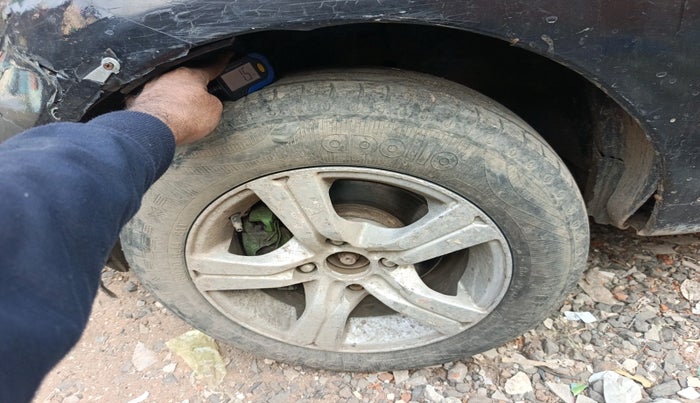 2012 Ford Figo ZXI 1.4 DIESEL, Diesel, Manual, 1,42,826 km, tyre