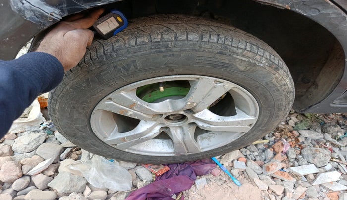 2012 Ford Figo ZXI 1.4 DIESEL, Diesel, Manual, 1,42,826 km, tyre