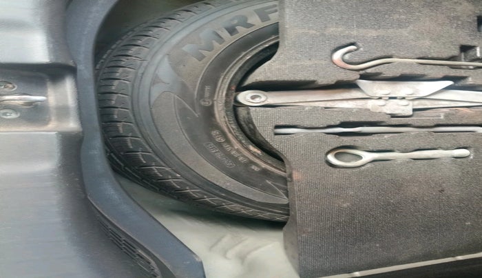 2016 Honda Jazz 1.5L I-DTEC V, Diesel, Manual, 1,33,212 km, tyre