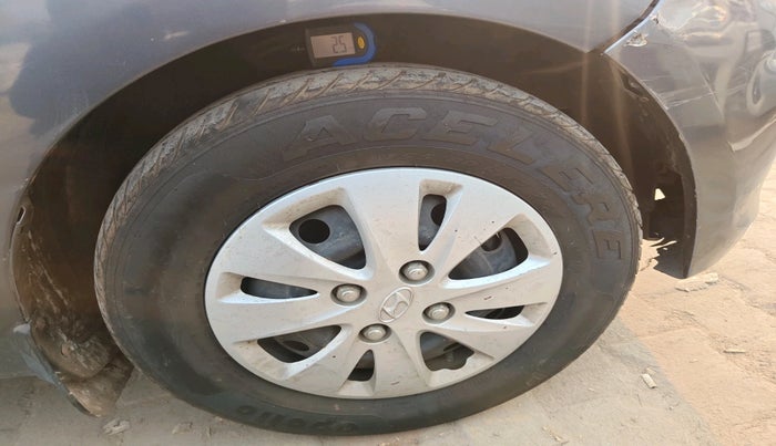 2011 Hyundai i10 MAGNA 1.2, Petrol, Manual, 62,556 km, tyre