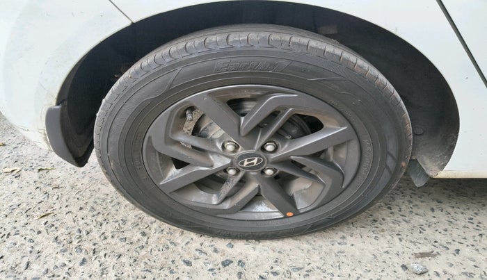2021 Hyundai GRAND I10 NIOS SPORTZ U2 AMT 1.2 CRDI, Diesel, Automatic, 1,15,072 km, tyre