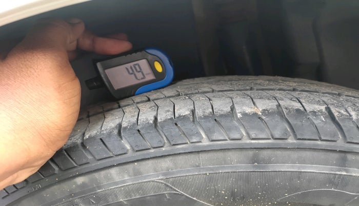 2015 Maruti Swift Dzire LDI, Diesel, Manual, 1,55,940 km, tyre