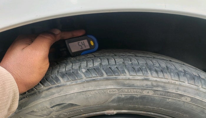 2015 Maruti Swift Dzire LDI, Diesel, Manual, 1,55,940 km, tyre