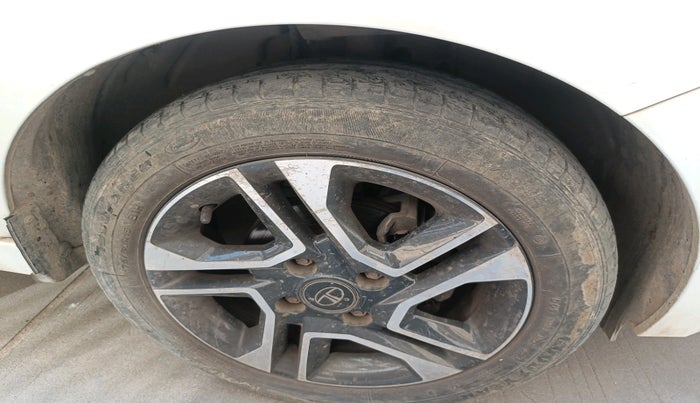 2020 Tata TIGOR XZA PLUS PETROL, Petrol, Automatic, 37,213 km, tyre