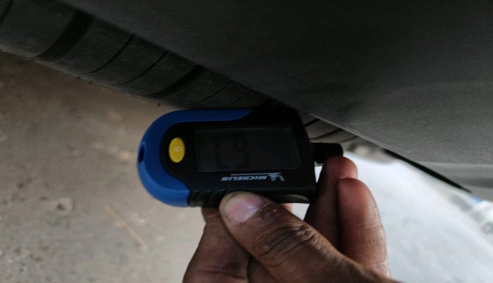 2022 Tata Safari XZA, Diesel, Automatic, 49,351 km, tyre