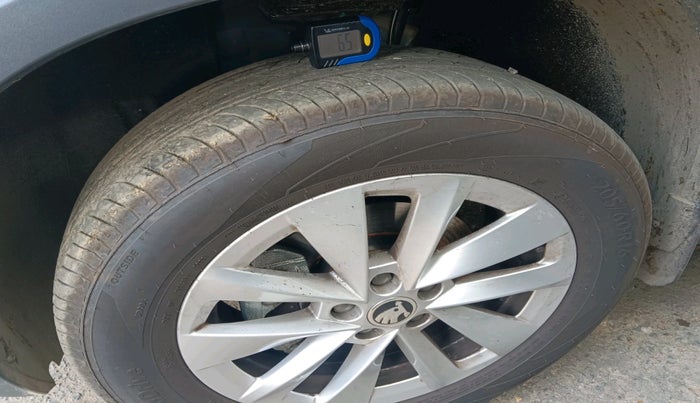 2025 Skoda Kylaq Signature Plus AT, Petrol, Automatic, 1,150 km, tyre