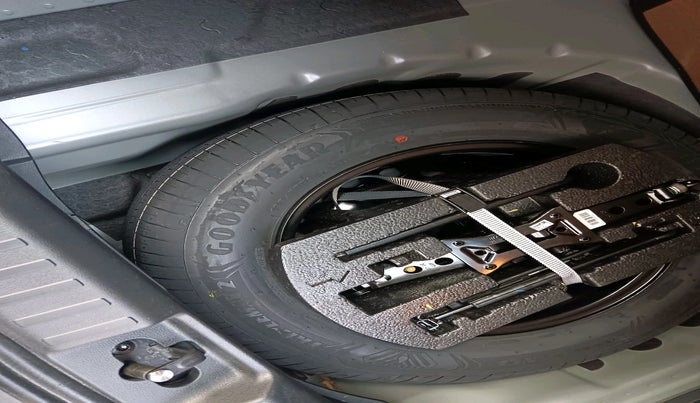 2025 Skoda Kylaq Signature Plus AT, Petrol, Automatic, 1,150 km, tyre