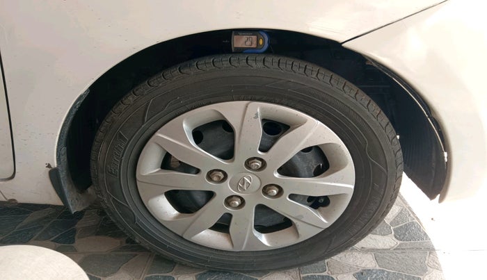 2018 Hyundai Eon MAGNA +, Petrol, Manual, 43,908 km, tyre