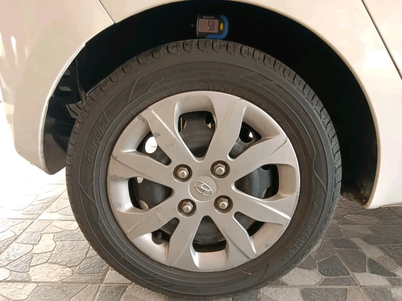 2018 Hyundai Eon MAGNA +, Petrol, Manual, 43,908 km, tyre