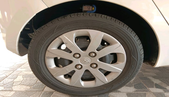 2018 Hyundai Eon MAGNA +, Petrol, Manual, 43,908 km, tyre