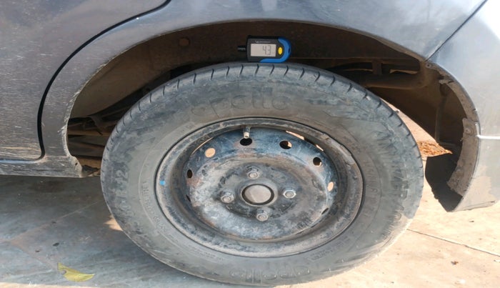 2017 Maruti Alto 800 LXI, Petrol, Manual, 1,69,323 km, tyre