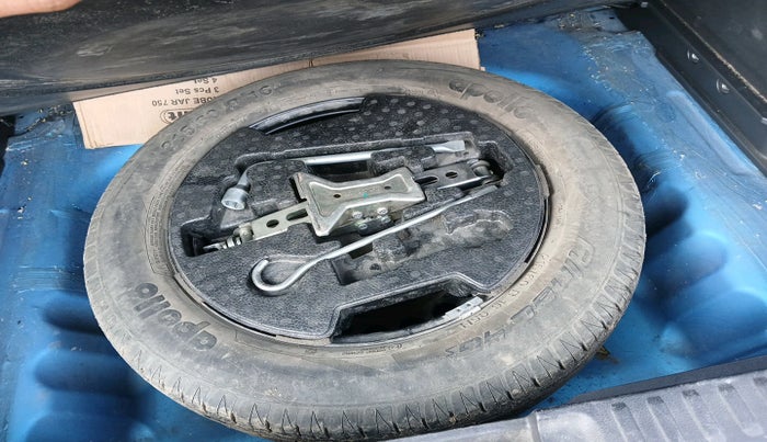 2017 Maruti Vitara Brezza ZDI, Diesel, Manual, 82,062 km, tyre