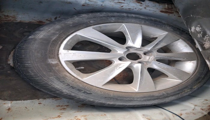 2012 Hyundai Verna FLUIDIC 1.6 VTVT SX, Petrol, Manual, 75,046 km, tyre