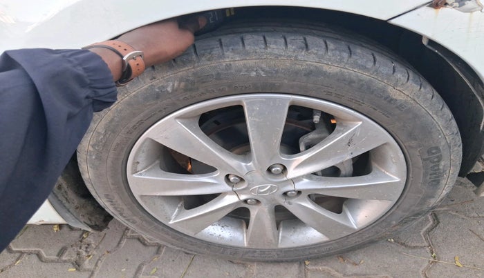 2012 Hyundai Verna FLUIDIC 1.6 VTVT SX, Petrol, Manual, 75,046 km, tyre