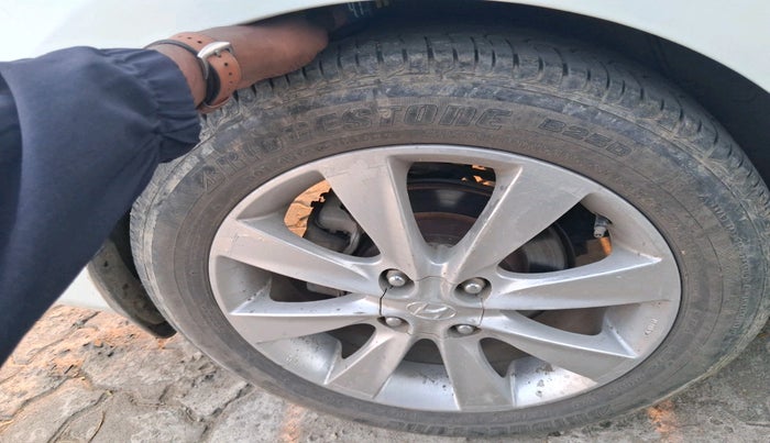 2012 Hyundai Verna FLUIDIC 1.6 VTVT SX, Petrol, Manual, 75,046 km, tyre