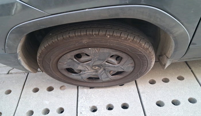 2023 Tata PUNCH ADVENTURE AMT, Petrol, Automatic, 51,561 km, tyre