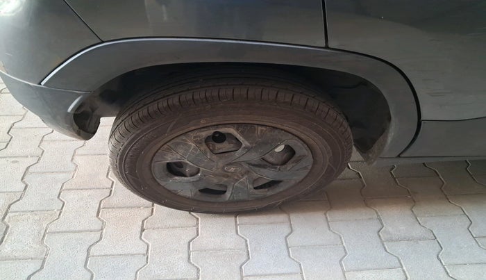 2023 Tata PUNCH ADVENTURE AMT, Petrol, Automatic, 51,561 km, tyre