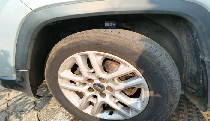 2017 Jeep Compass LIMITED 2.0 DIESEL, Diesel, Manual, 1,01,324 km, tyre