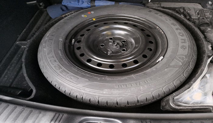 2017 Jeep Compass LIMITED 2.0 DIESEL, Diesel, Manual, 1,01,324 km, tyre