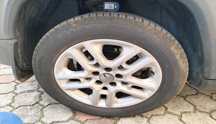 2017 Jeep Compass LIMITED 2.0 DIESEL, Diesel, Manual, 1,01,324 km, tyre