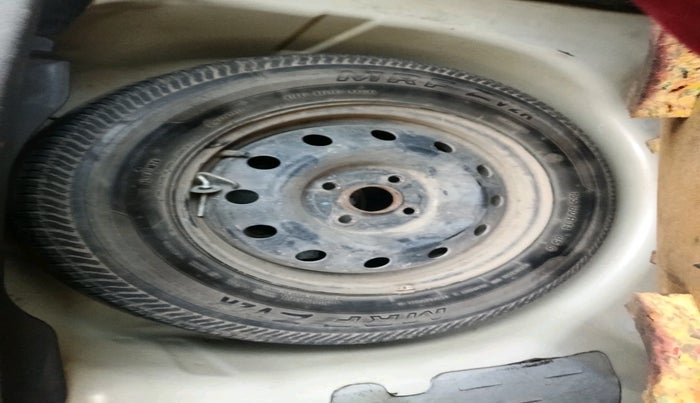 2013 Maruti Swift Dzire VXI, Petrol, Manual, 1,27,348 km, tyre