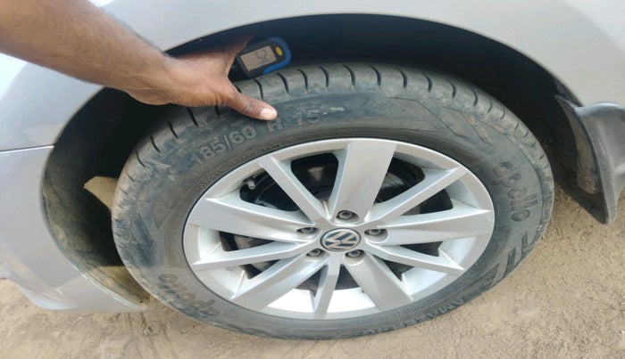 2014 Volkswagen Polo HIGHLINE1.2L, Petrol, Manual, 40,569 km, tyre